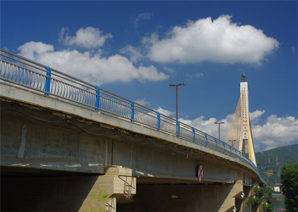 七台河304不锈钢桥梁护栏：安全、耐用与美观的完美结合